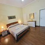 Il Giardino Degli Iris לינה וארוחת בוקר 3*