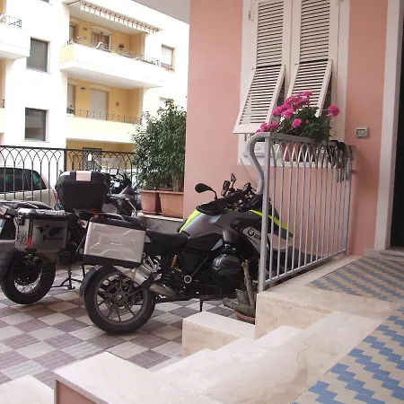 فندق مبيت وإفطار Il Giardino Degli Iris 3*